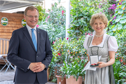 Verleihung Silbernes Verdienstzeichen des Landes OÖ an Frau Mag. Gabriele Puttinger