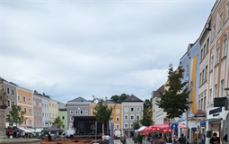 Open Air Konzerte HELP! und SBO fanden heuer am Rieder Hauptplatz statt